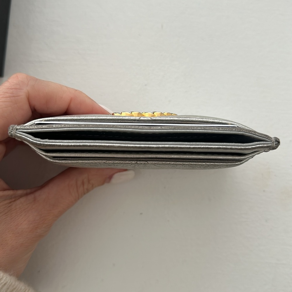 Silver Interlocking Chanel 19 Card Holder - Picture 5 of 9